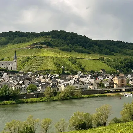 Wohnen Am Weingut - Ueber Den Faessern Apartman *